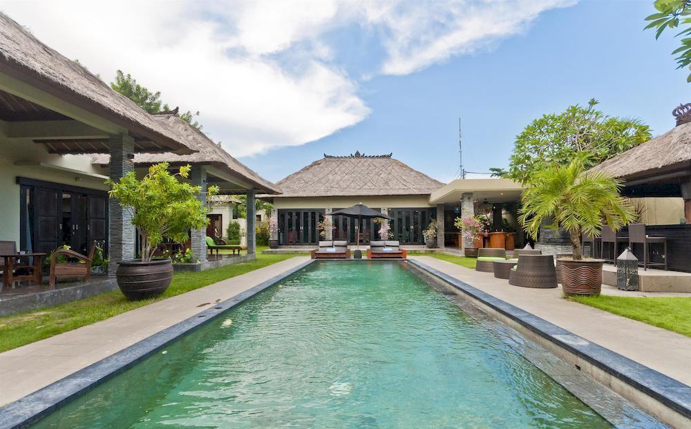 Villa Mahkota Seminyak Exterior foto