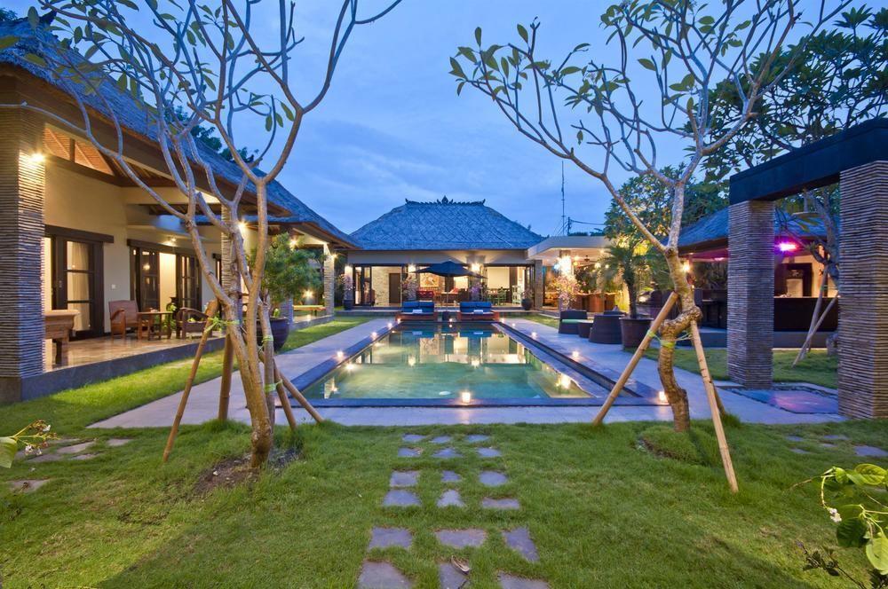 Villa Mahkota Seminyak Exterior foto