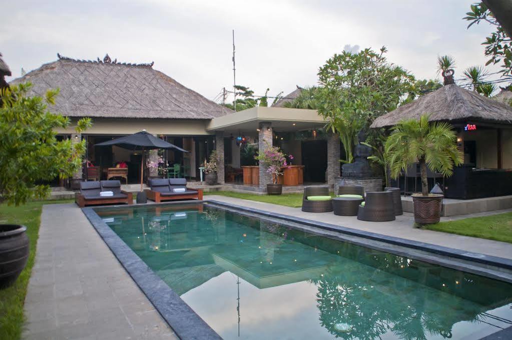 Villa Mahkota Seminyak Exterior foto