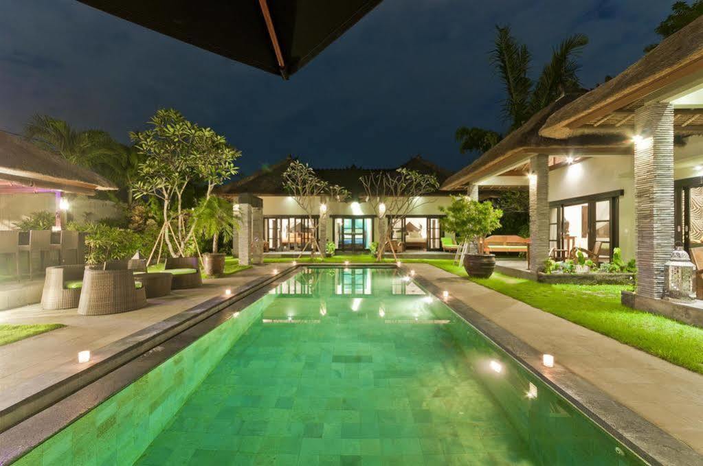 Villa Mahkota Seminyak Exterior foto